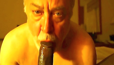 Amateur man fucks his stepdaughter as she's in the bed