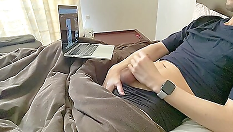 Solo sex in front of the camera for a horny asian guy