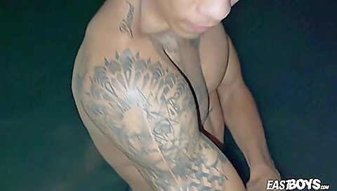 Latino man shows his big ass and gets nailed outdoors