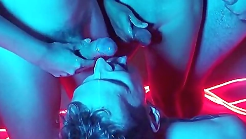 Wife fucks her hubby with her big hole and deepthroat