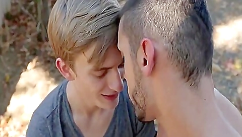 Hot guy in a sexy dress fucks an amateur outdoor porn vid