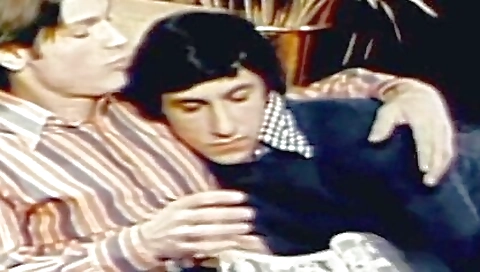 Amateur vintage fuck video with a sexy brunette in stockings