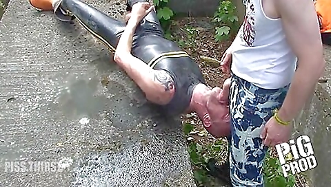 Navy crew of two guys fucking on the military beach