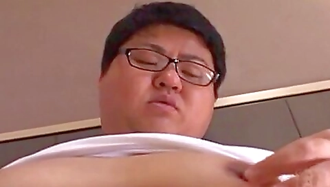 Asian girl enjoys hot sex in amateur hd porn video